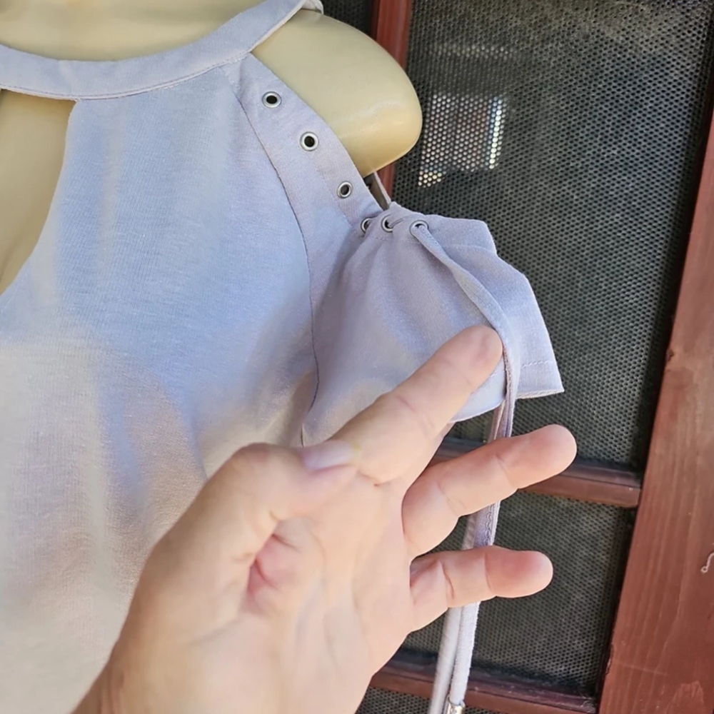 Essue Lavender Drawstring Romper - Picture 3 of 6